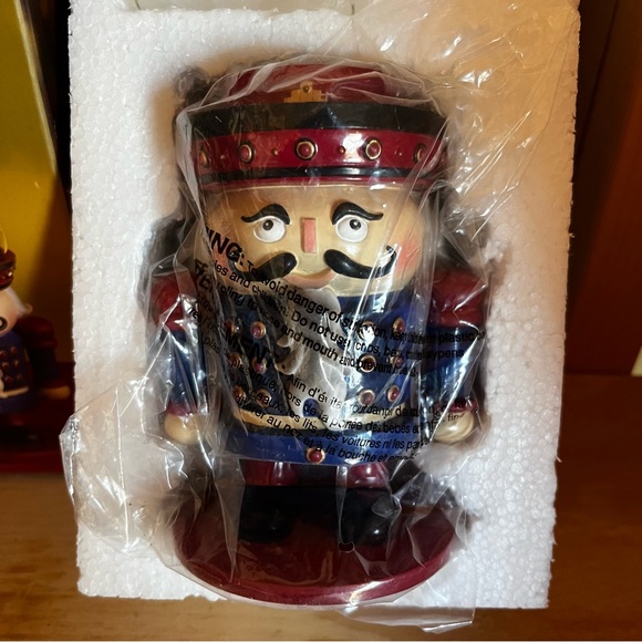 New! Mini Nut Cracker Decorative Tabletop Liquid Candle Lamp - Picture 2 of 5